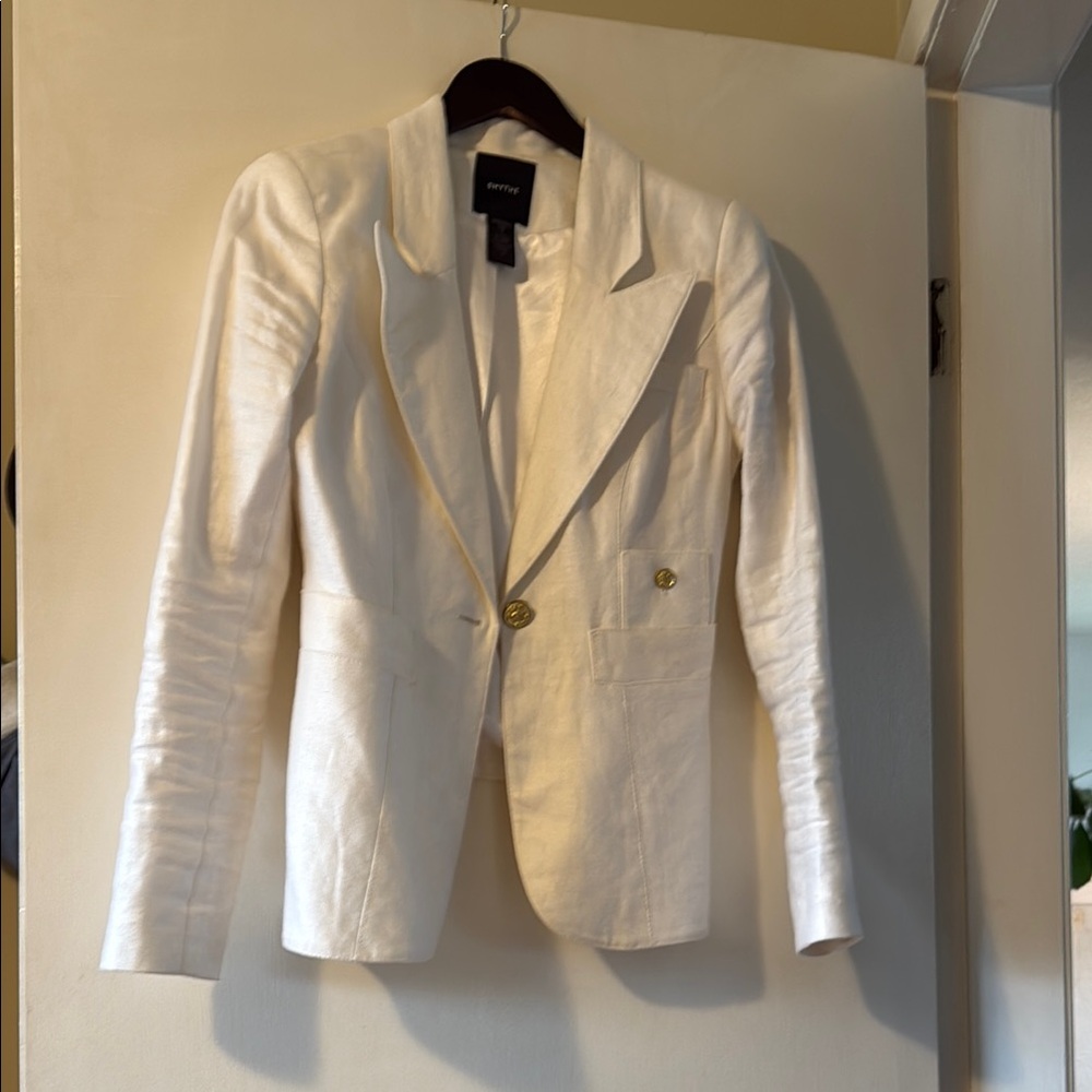 White Linen Duchess by Smythe
